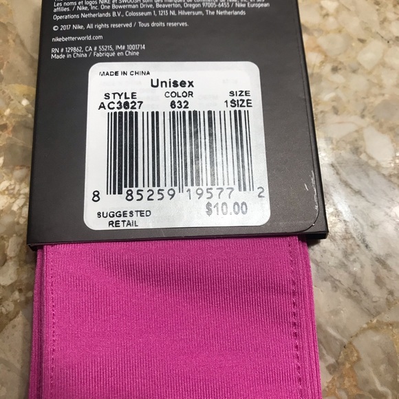 Nike new head tie with white swoosh on it. - Picture 4 of 6